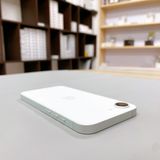 iPhone 16E 128GB �ۥ磻�� �Хåƥ꡼ 95% ������ SIM�ե꡼