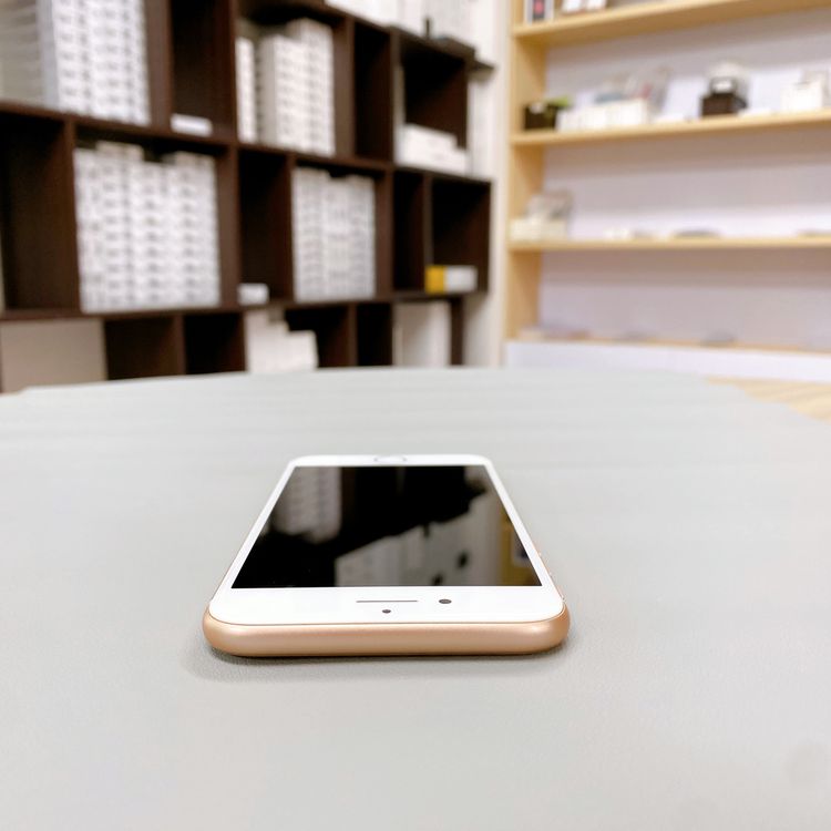iPhone 8 64GB ������� �Хåƥ꡼ 100% ������ SIM�ե꡼