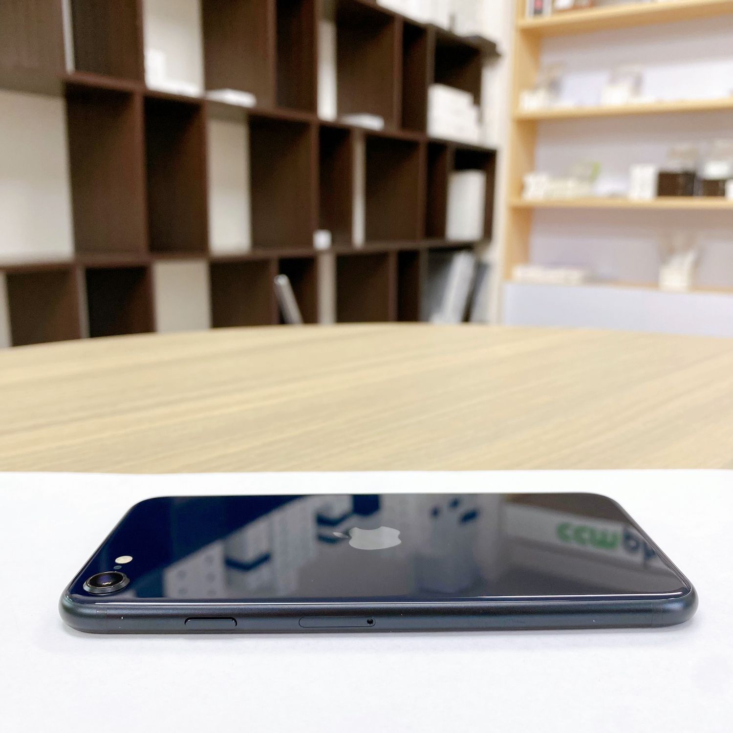 ムスビー｜iPhone SE 第3世代 64GB ミッドナイト バッテリー 89% 国内