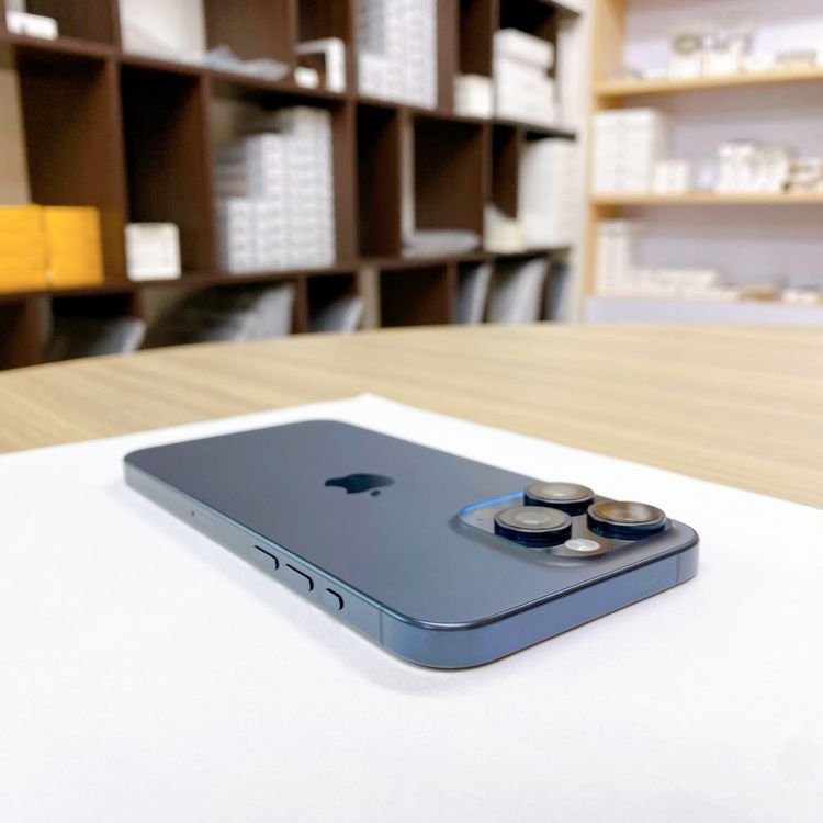 iPhone 15 Pro Max 256GB �֥롼 �Хåƥ꡼ 100% ������ SIM�ե꡼