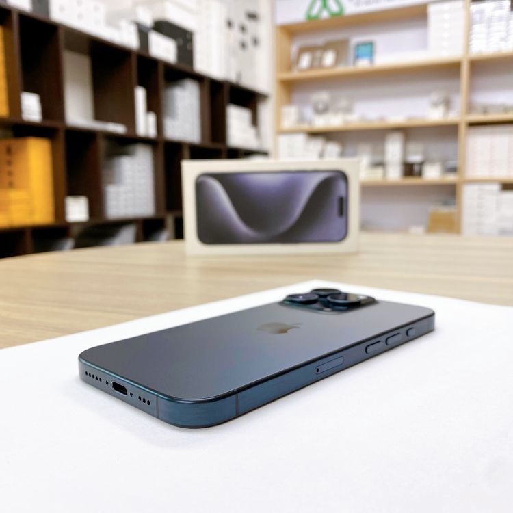 iPhone 15 Pro 256GB �֥롼 �Хåƥ꡼ 92% ������ SIM�ե꡼