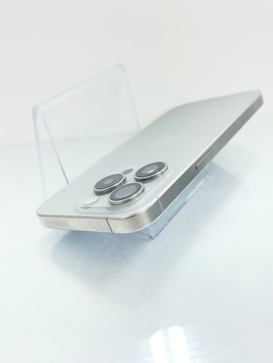 �������դ���iPhone 15Pro 256GB �ʥ���������˥���