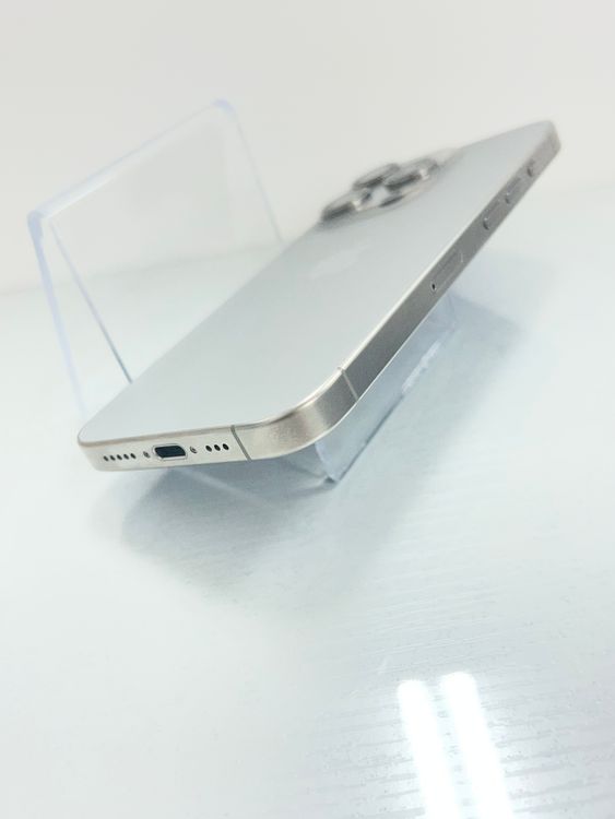 �������դ���iPhone 15Pro 256GB �ʥ���������˥���