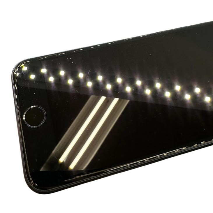 �ڥХåƥ꡼100%��iPhone��SE����3�����64GB���ߥåɥʥ��ȡ�SIM�ե꡼��au��