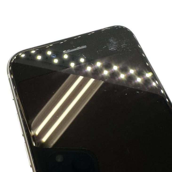 �ڥХåƥ꡼96%��iPhone��SE����2�����64GB���ۥ磻�ȡ�SIM�ե꡼���ɥ�����