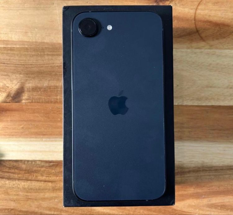 ����Ʊ�� �Хåƥ꡼100��iPhone 17e 256GB SIM�ե꡼��