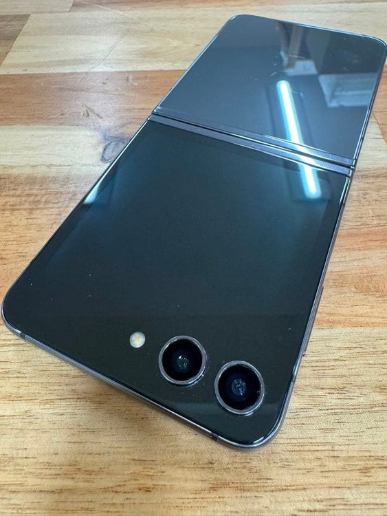 �����ʡ�Android Galaxy Z Flip 5��256gb��SIM�ե꡼
