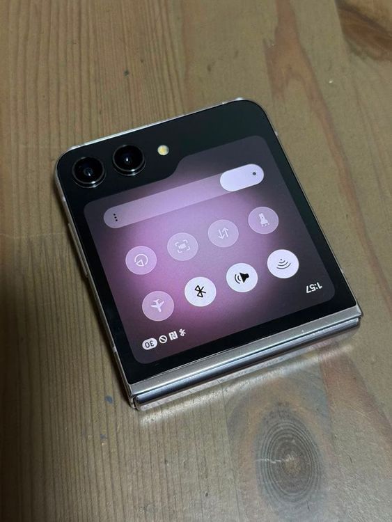 �����ʡ� Android Galaxy Flip5��256gb��SIM�ե꡼