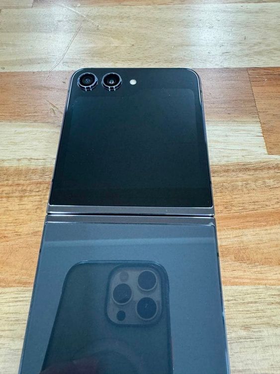 �����ʡ�Android Galaxy Z Flip 5��256gb��SIM�ե꡼