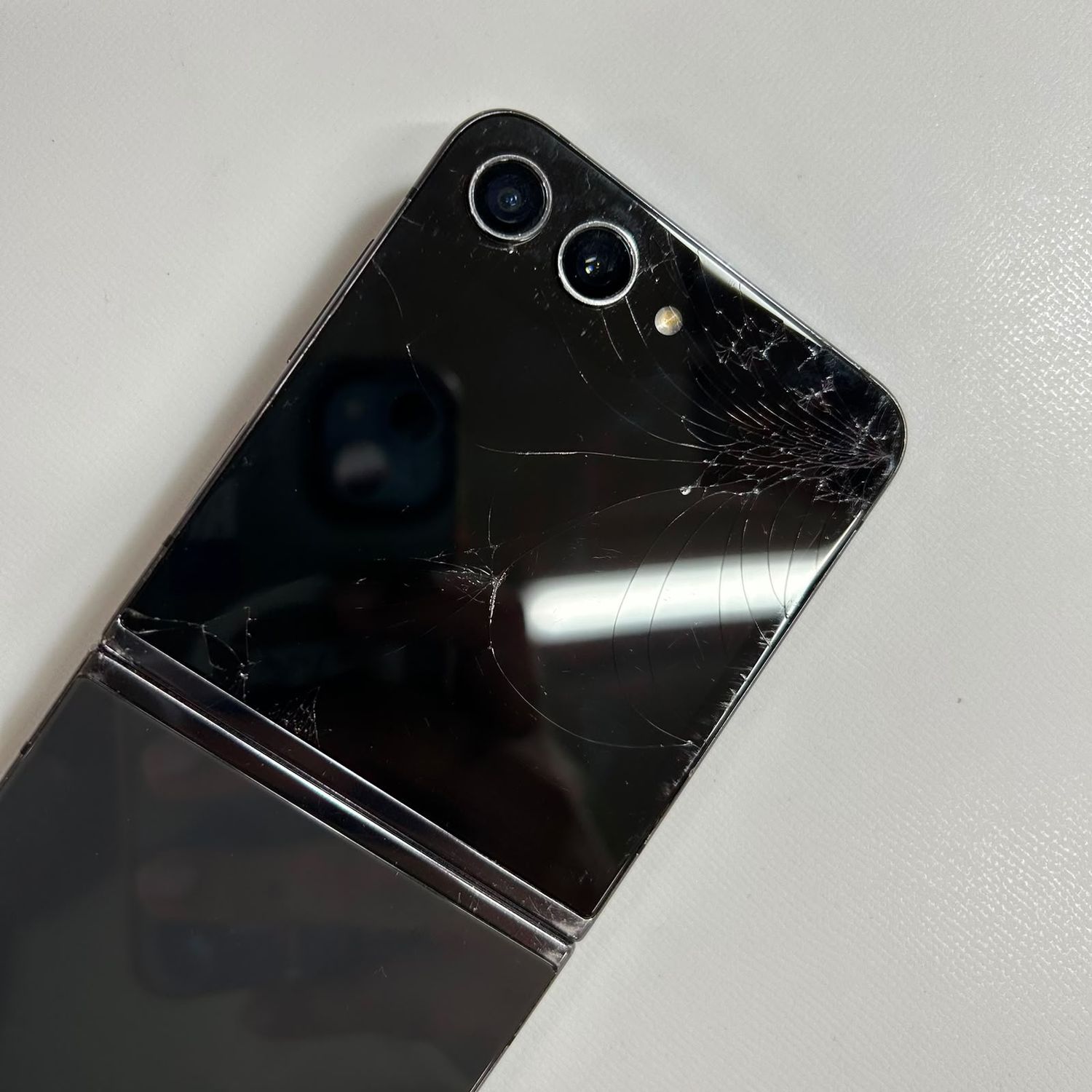 ムスビー｜【ジャンク品】Android Galaxy Z Flip 5｜256gb｜SIMフリー