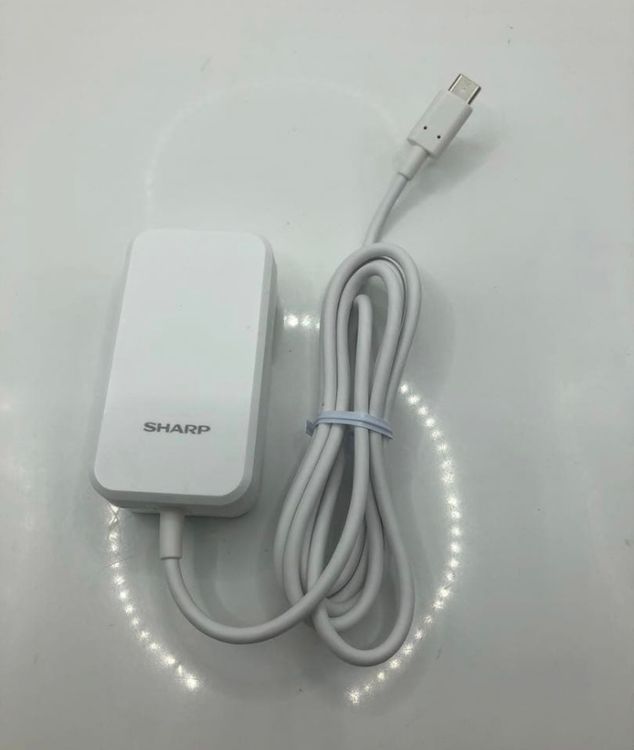 �ڽ�����SHARP��®���Ŵ�SH-AC05 Type-C��AC�����ץ������������27 W