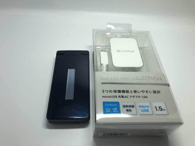 ��Sim�ե꡼��AQUOS �������� SH-02L���֥�å��ڽ���AC�����ץ����դ���