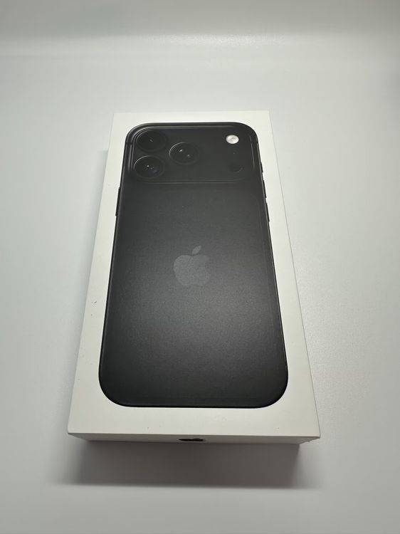 ���ʡ�̤���� iPhone 18 Pro 256GB �֥�å� ����SIM�ե꡼
