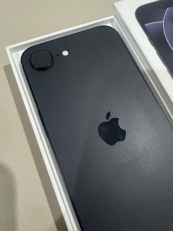 ����Ʊ�� �Хåƥ꡼100��iPhone 17e 256G SIM�ե꡼