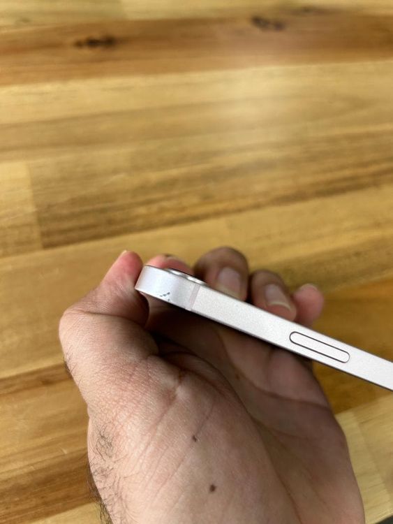 ���� �Хåƥ꡼100��iPhone 17e 256GB SIM�ե꡼