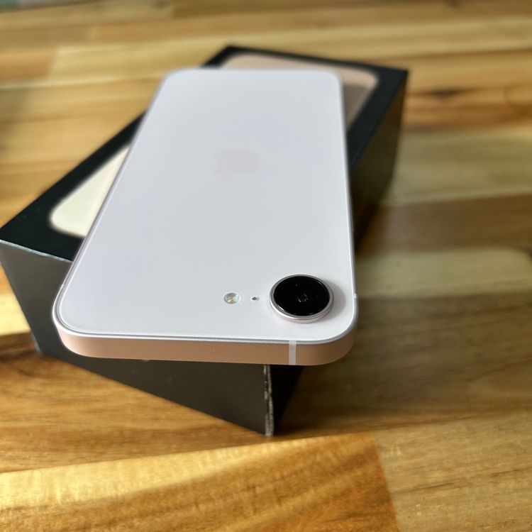 ����Ʊ�� �Хåƥ꡼100��iPhone 17e 256GB SIM�ե꡼