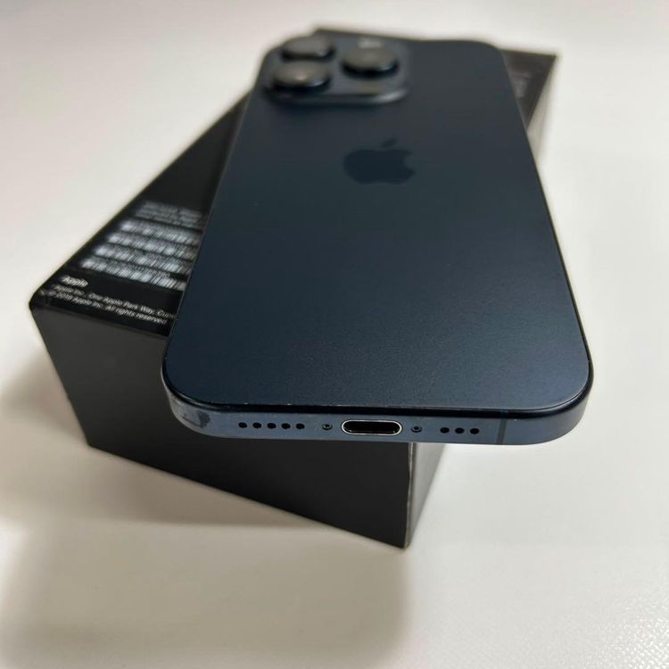 �ڥ���󥯡�iPhone 15 pro��128GB���Хåƥ꡼100%