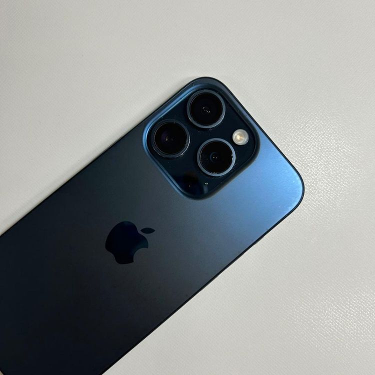 �ڥ���󥯡�iPhone 15 pro��128GB���Хåƥ꡼100%