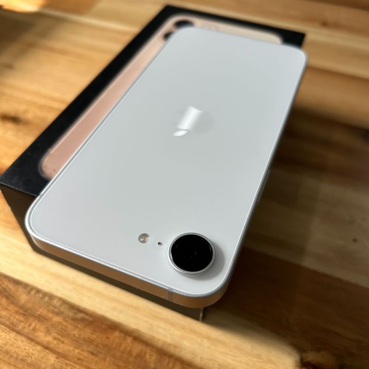 ����Ʊ�� �Хåƥ꡼100��iPhone 17e 256G SIM�ե꡼