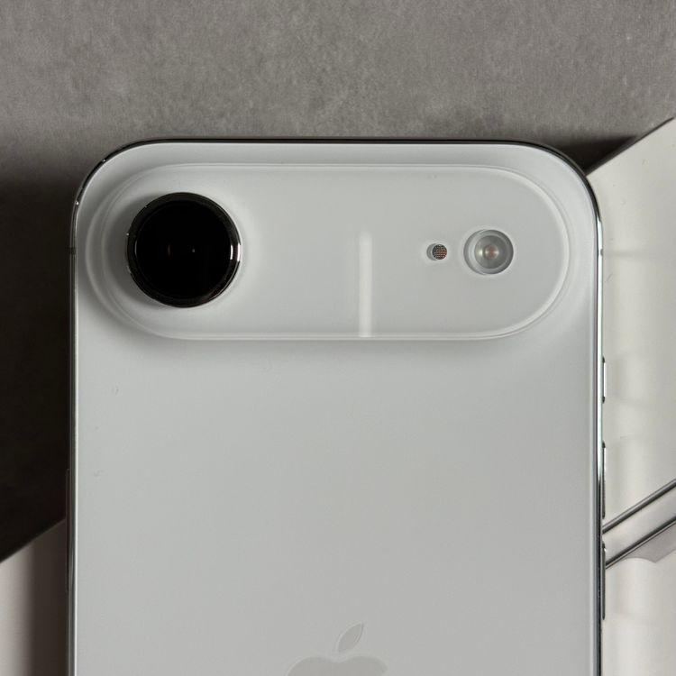 �ڥХåƥ꡼100���iPhone Air 256GB ���饦�ɥۥ磻��SIM�ե꡼
