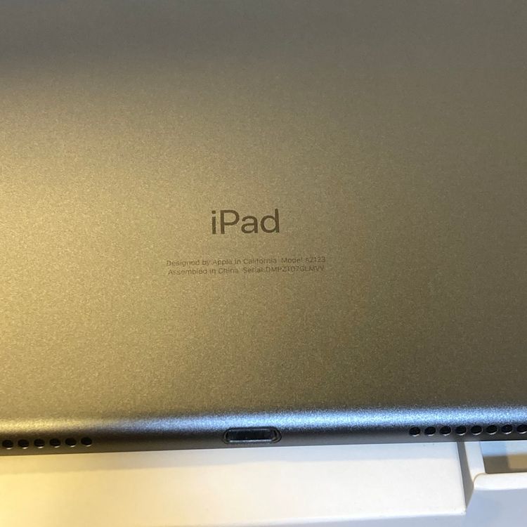 iPad Air 3  Cellular�� AU�� SIM�ե꡼ ����100���������������SALE
