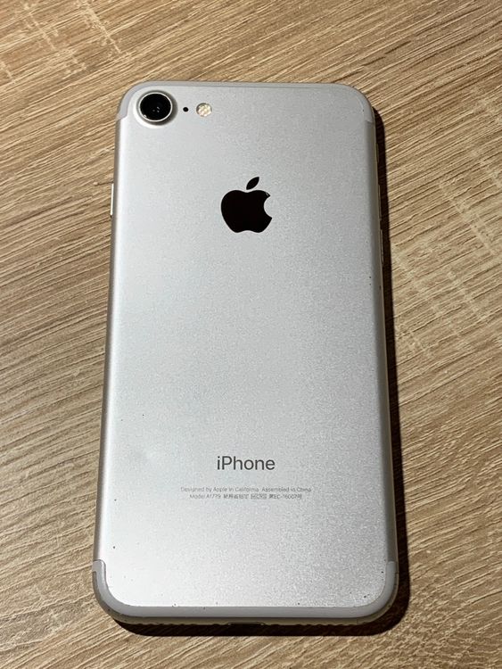 2648 iPhone 7 32GB ����С� ������� SIM���å��ʤ��ڥ͡�