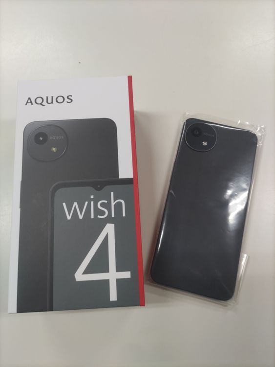�ڿ��ʡۡ�̤���ѡ�AQUOSwish4���֥�å�