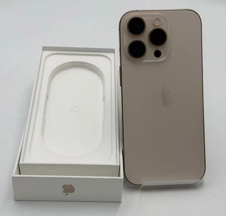 iPhone16 Pro 512GB �ǥ����ȥ����˥��� MYN63J/A docomo��SIM�ե�