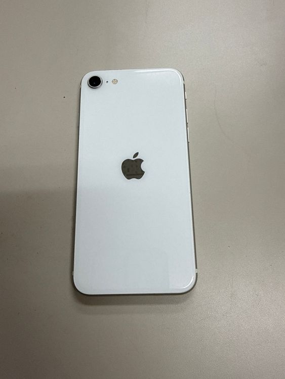 iPhone SE 2 64GB 77% SIM�ե꡼ �ۥ磻��