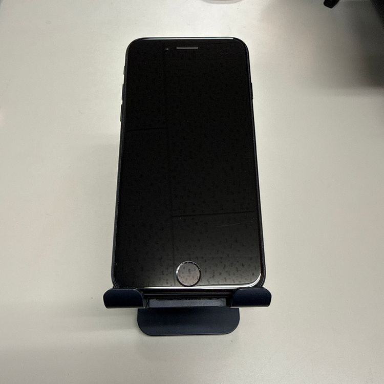 iPhone SE ��3���� 64GB SIM�ե꡼ �ߥåɥʥ���