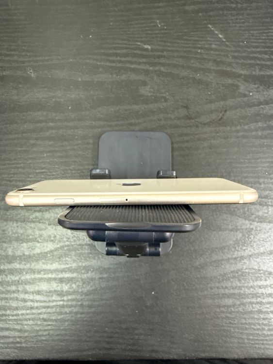 iPhone SE3 64GB 77% SIM�ե꡼ �������饤��