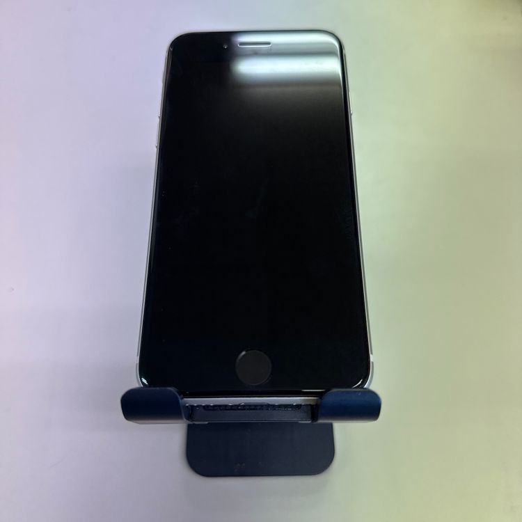 iPhone SE ��3����  84% 64GB SIM�ե꡼ �������饤��