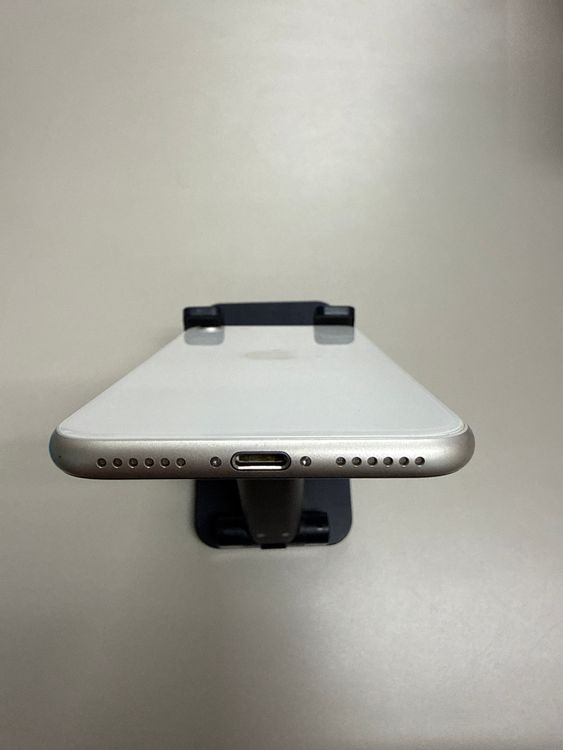iPhone SE 3 64GB 75% �������饤��