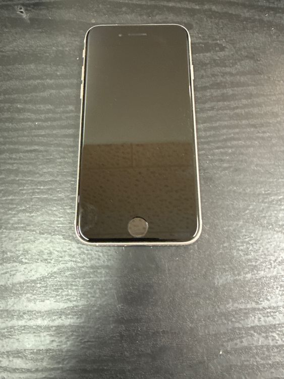 iPhone SE3 64GB 82% SIM�ե꡼ �������饤��