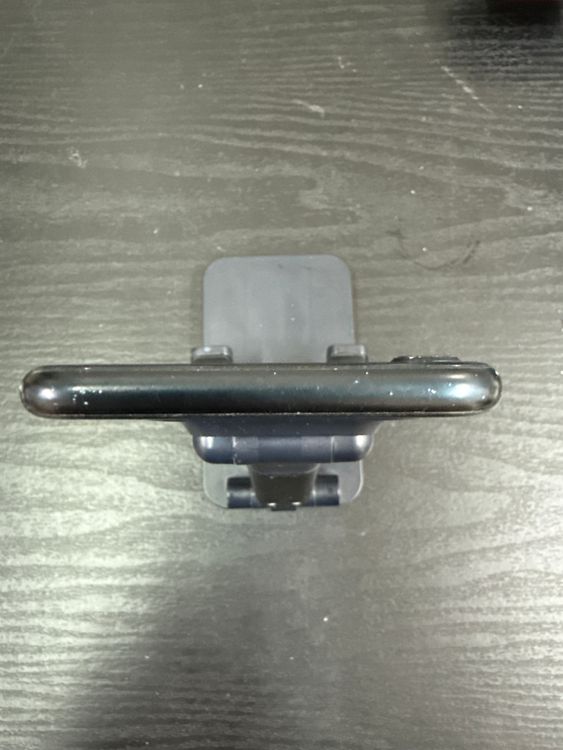 iPhone SE ��3���� 64GB 74% SIM�ե꡼ �ߥåɥʥ���