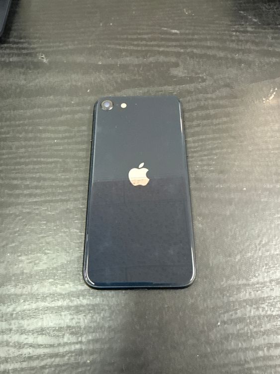 iPhone SE3 64GB 100% SIM�ե꡼ �ߥåɥʥ���