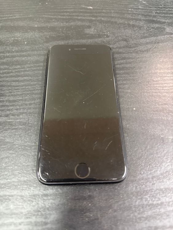 iPhone SE3 64GB 84% SIM�ե꡼ �ߥåɥʥ���