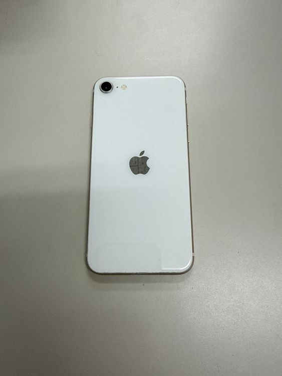 iPhone SE 3 64GB 77% �������饤��