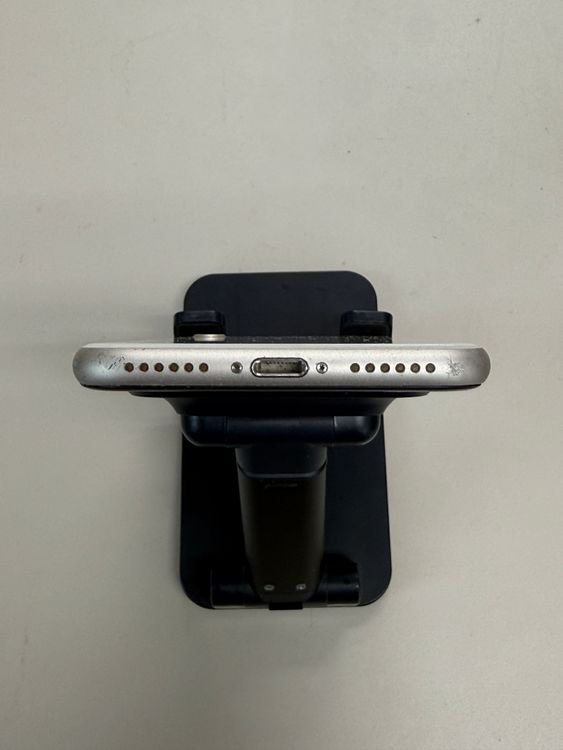 iPhone SE 3 64GB 77% �������饤�� Sim�ե꡼