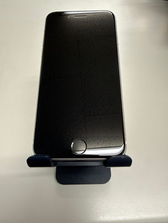 iPhone SE ��3���� 64GB 80% SIM�ե꡼ �������饤��