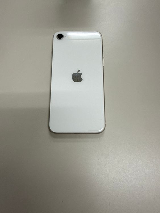 iPhone SE 3 64GB 82% �������饤��