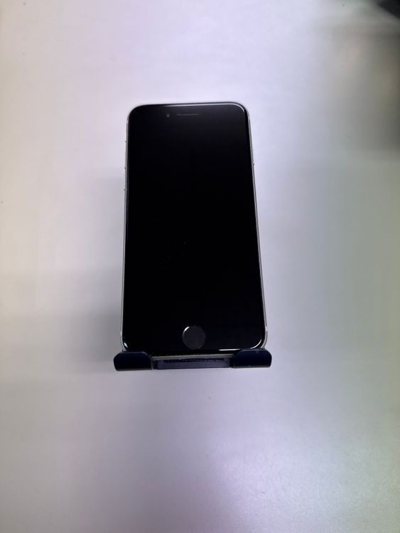 iPhone SE ��3���� 64GB 74% SIM�ե꡼ �������饤��