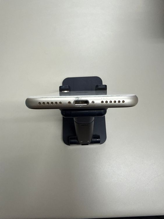 iPhone SE 3 64GB 77% �������饤��
