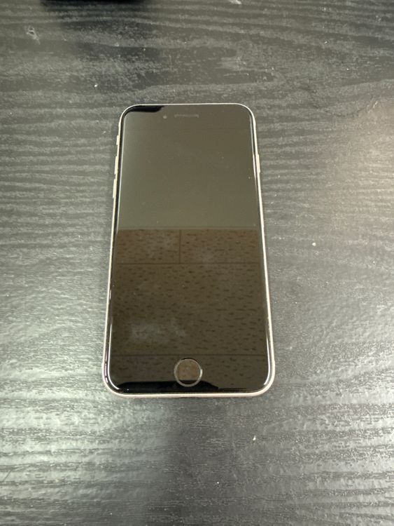 iPhone SE3 64GB 75% SIM�ե꡼ �������饤��