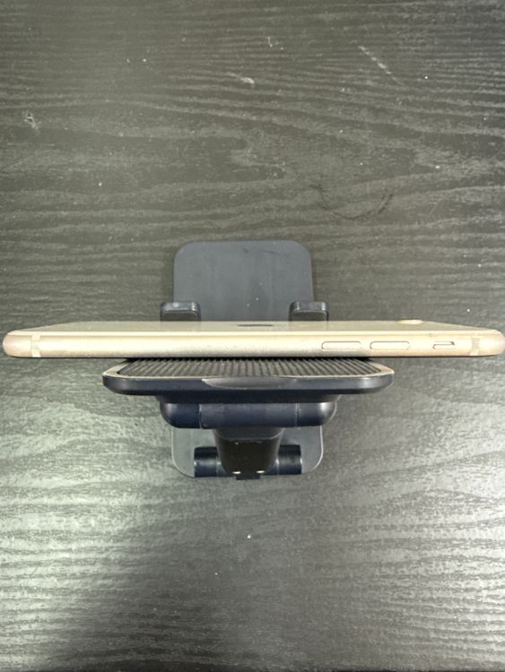iPhone SE3 64GB 75% SIM�ե꡼ �������饤��