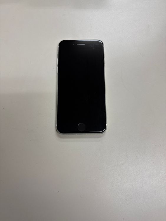 iPhone SE 2 64GB 77% SIM�ե꡼ �ۥ磻��
